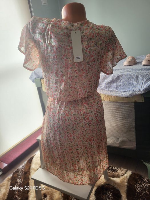 Vând Rochiță Dama