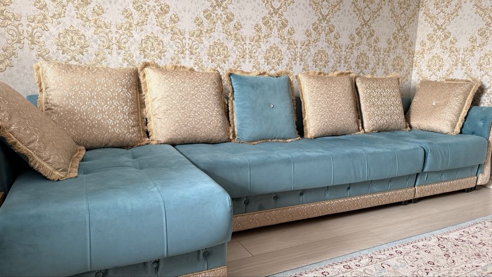 Диван б/у 4,2 метра