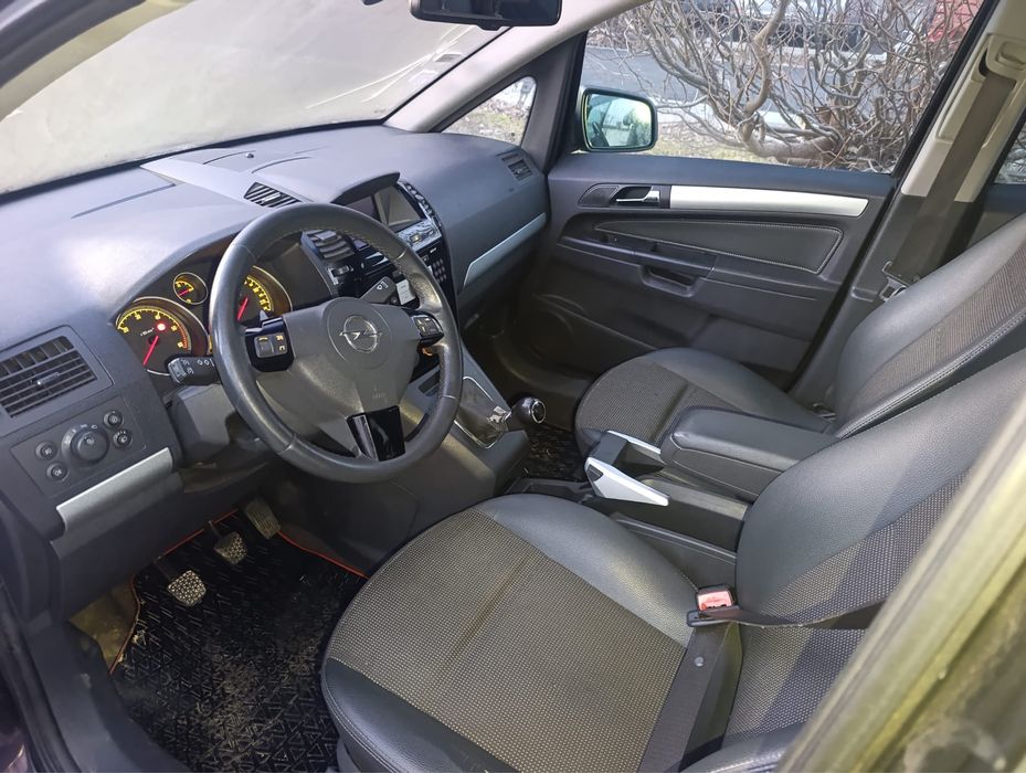 Vand opel zafira 2010!