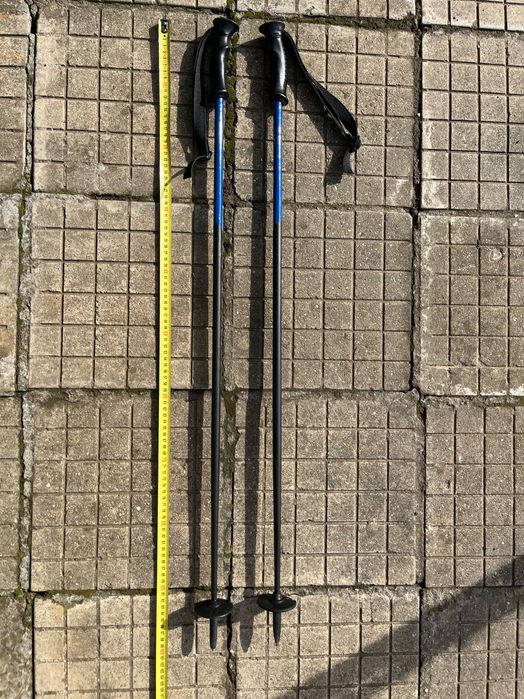 Продавам детски щеки за ски