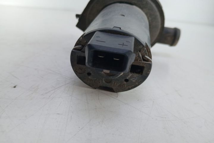 Pompa apa  suplimentara 251965561 Volkswagen VW   seria