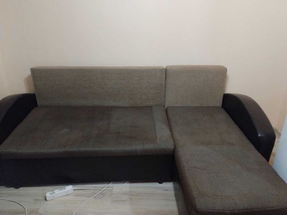 Продавам ъглов диван