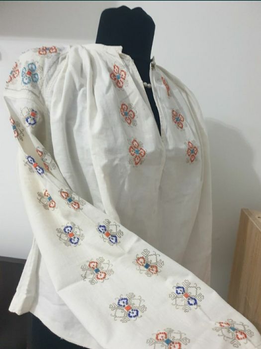 Ie veche autentica cu margele