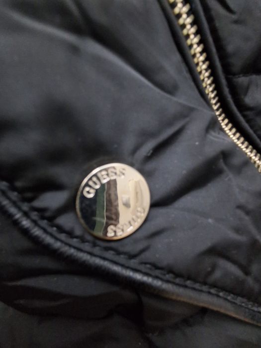 GUESS дамско зимно яке S размер