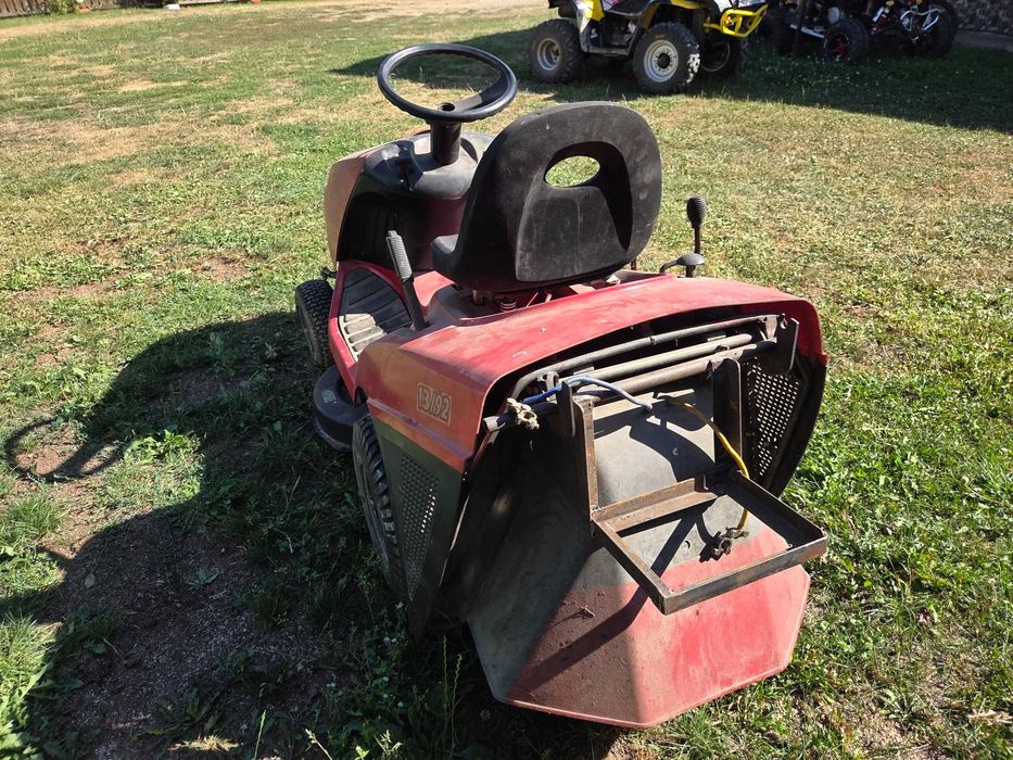 Tractoras tuns iarba Castelgarden 13/92