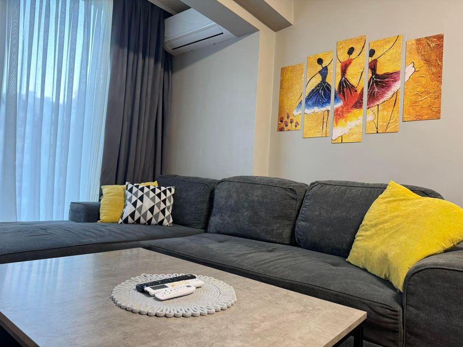 Дава се под наем Двустаен апартамент в Бургас, Изгрев - 63 кв.м за 561 € - Снимка #1