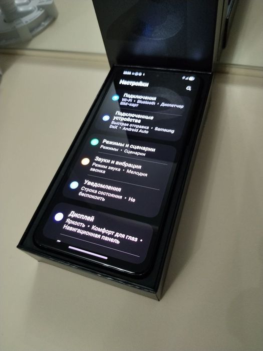 Продам Samsung Galaxy S21+ Plus 5G