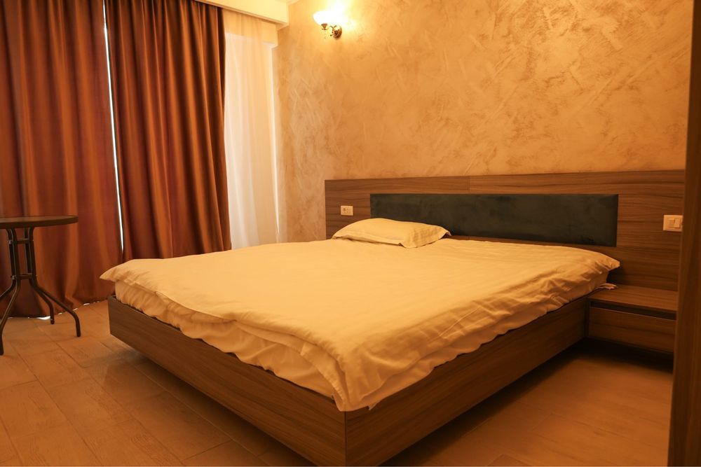 Cazare Apartament  de inchiriat Mamaia Nord /Loc de parcare / regim hotelier / 200 m de plaja / tv   aer conditionat / 4 persoane/ Astoria lake