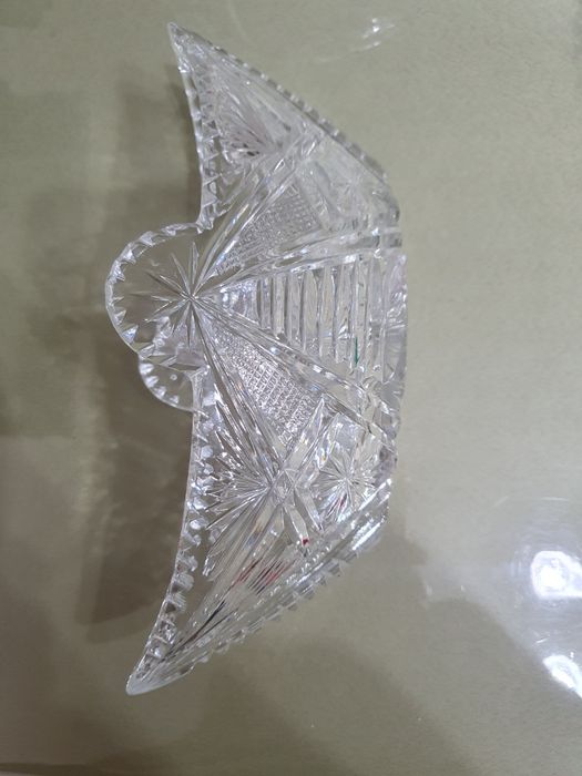 Продам хрустальные салатники