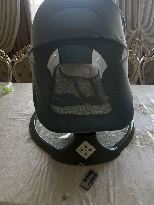 Качелья манеж чезлоног