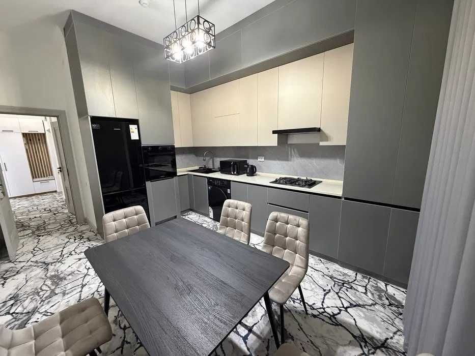 Мирзо-Улугбек, 4/1/5 112м2. Приобретите квартиру по ТОП цене СРОЧНО;