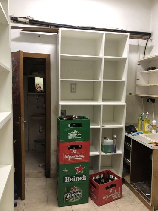 Стелажи и бюро за каса