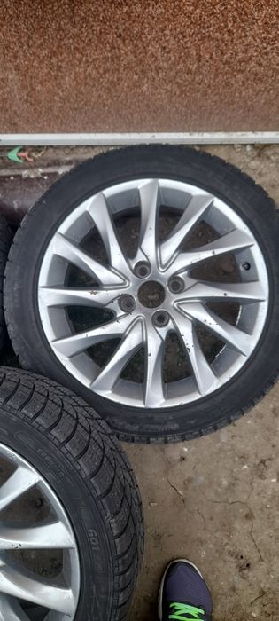 Jante aliaj peugeot 4×108r17, cu cauciucuri de iarna.