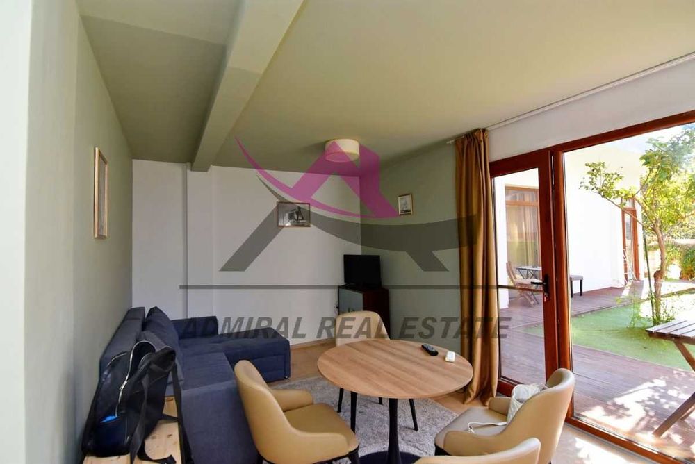 Дава се под наем Двустаен апартамент в к.к. Св.Св. Константин и Елена - 80 кв.м за 665 € - Снимка #1