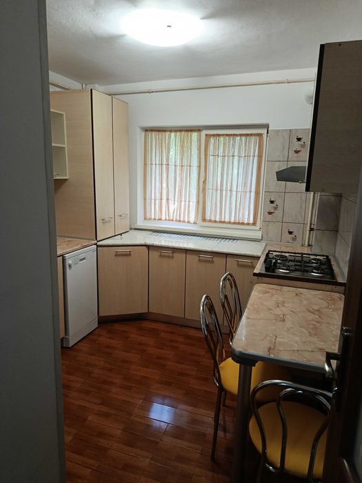 Particular, inchiriez apartament 3 camere decomandat, mobilat si utilat, parc Regina Maria - sector 1, str Turda