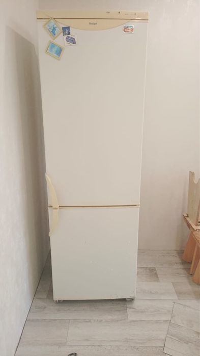 Холодильник в рабочем состоянии,