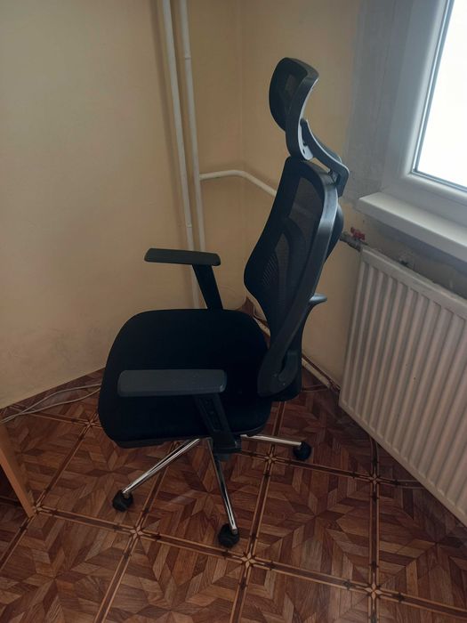 Офис стол с колелца