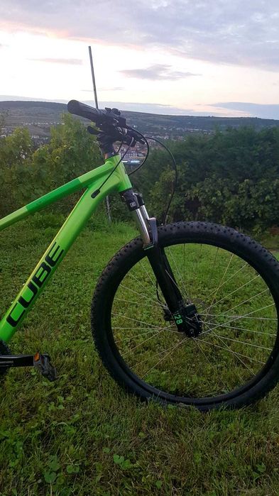 Vând bicicletă mtb Cube aim one