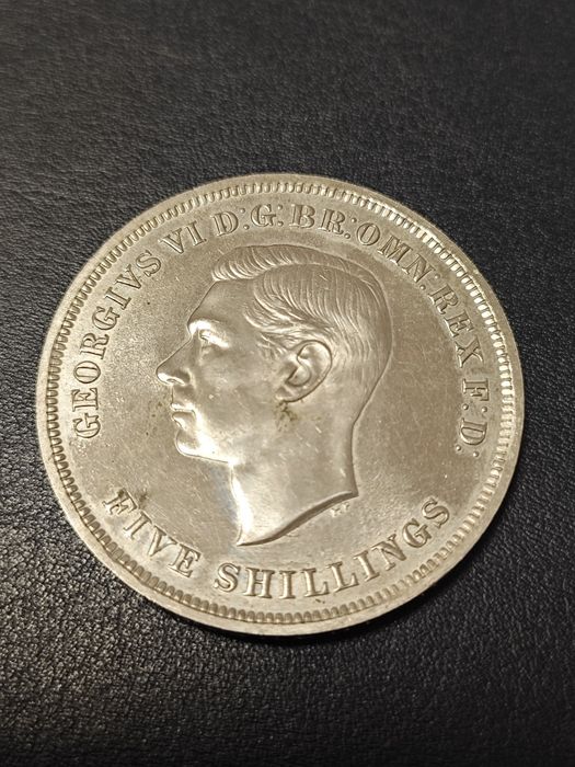 Продавам английски монети