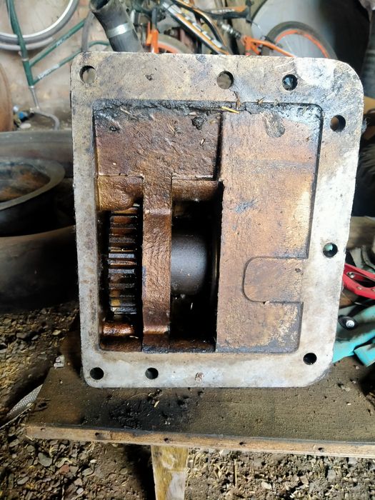 Продаются запчасти от экскаватора