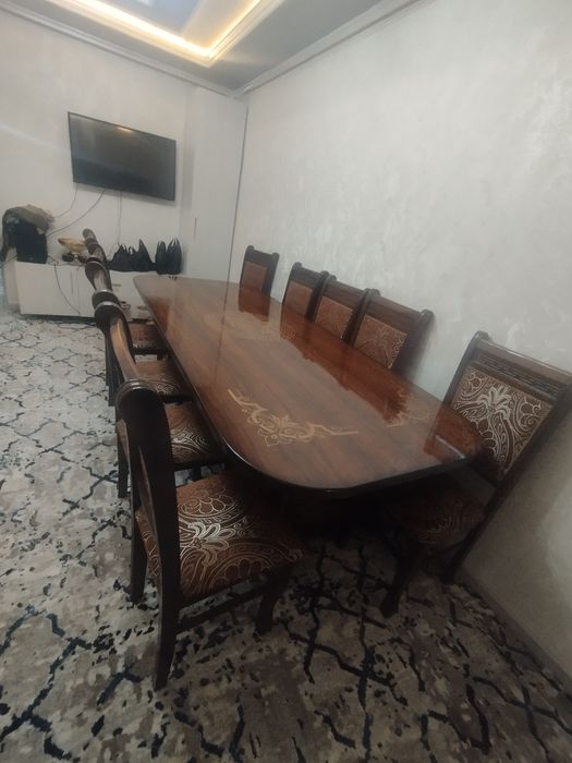 Стол стуллар сотилади!