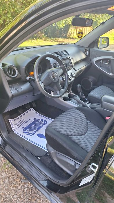Джип Тойота RAV 4
