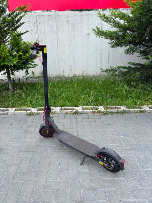 Xiaomi Mi Electric Scooter Pro 2 – stare foarte bună, aproape nouă, NU necesită RCA.