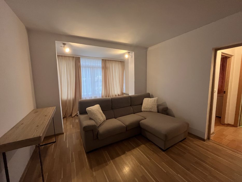Inchiriez apt 3 camere,zona ultracentrala,proaspat renovat si utilat,