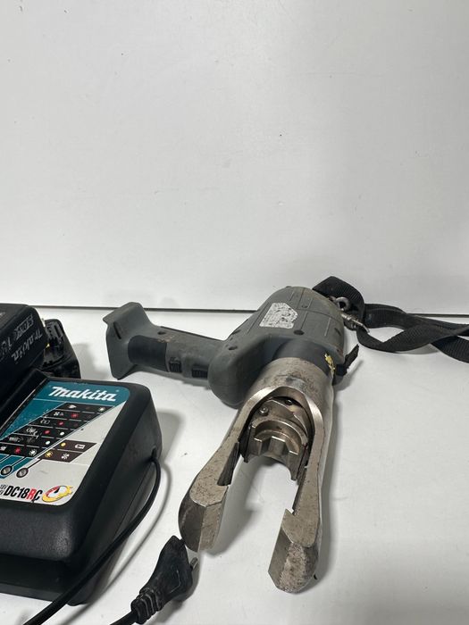Masina profesionala de sertizat / presat hidraulic pe acumulator, compatibila Makita 18V