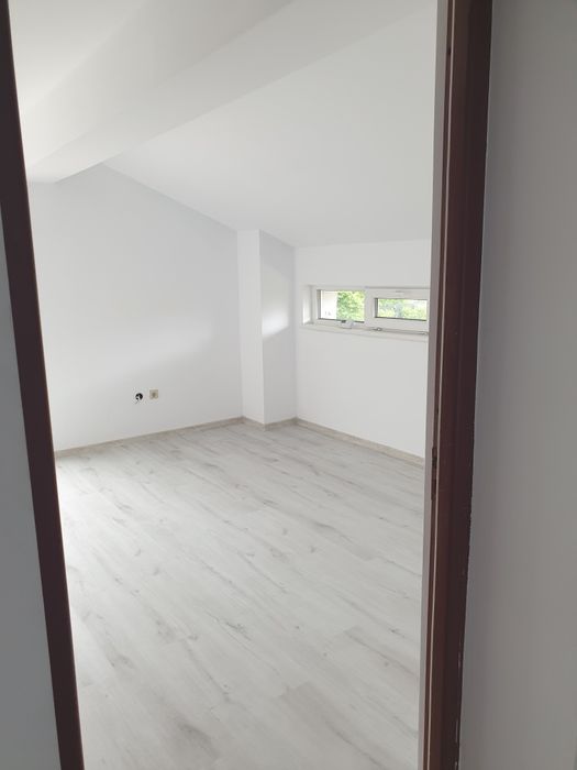 Casa zona Selgros Ernei