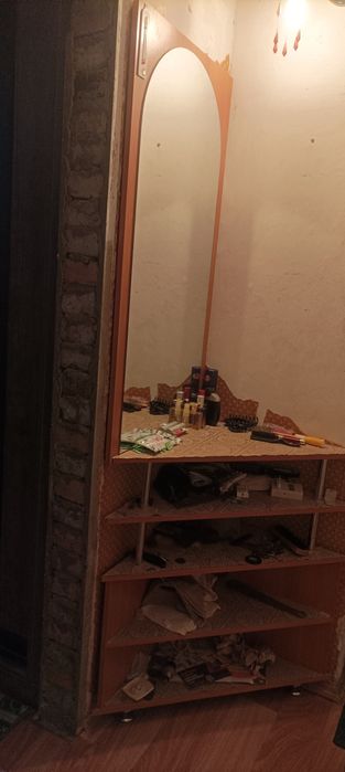 Прихожая угловая с зеркалом  б/у