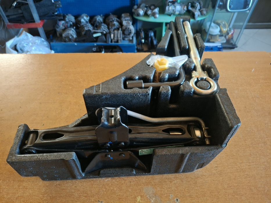 Cric Peugeot 2008 Citroen C4 DS Cactus  C5 2016-