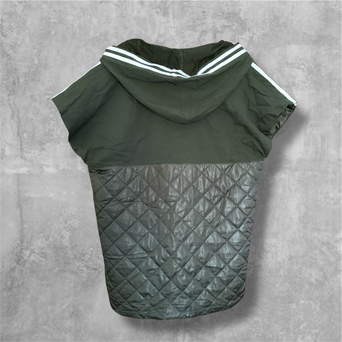 Спортивный трикотажный женский костюм