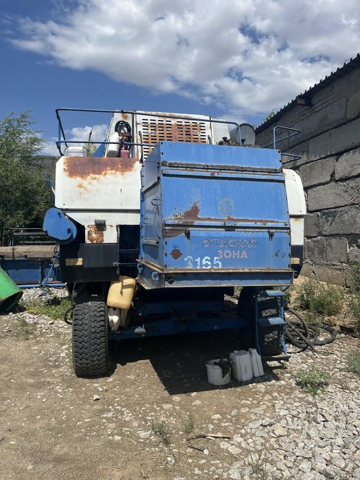 Продам комбайны 2 штуки