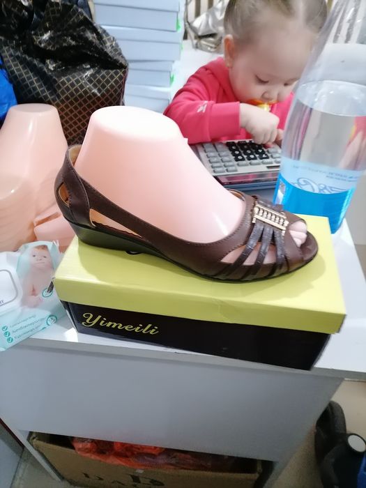 Продам туфли демисезонные новые