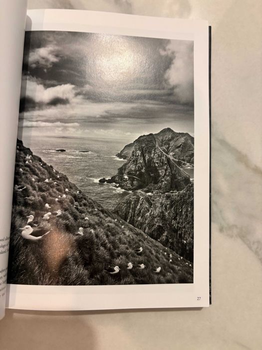 album foto Sebastiao Salgado Genesis editie mica hardcover 2022 noua