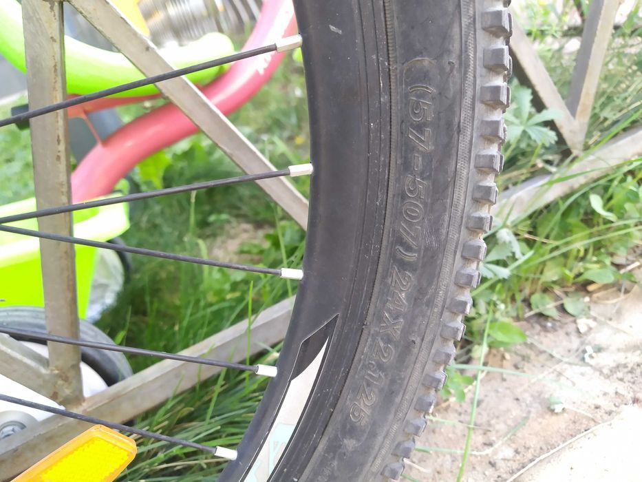 Велосипед сатылады. Продается велосипед.