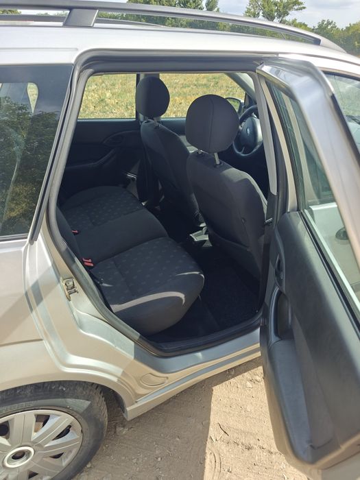 Ford Focus 1.4 benzină