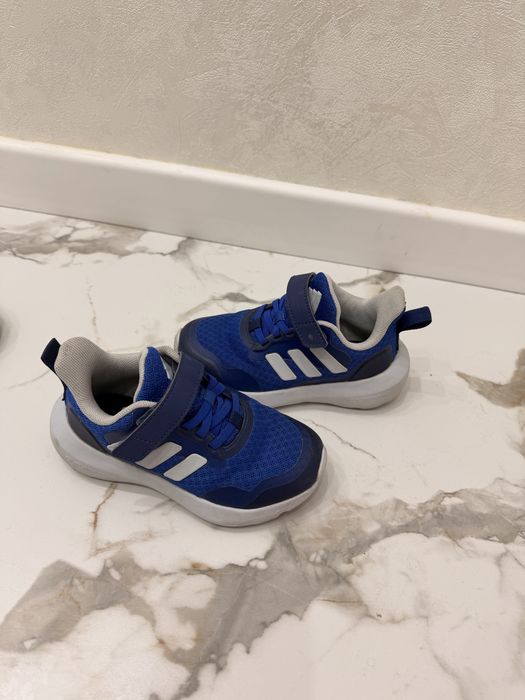 Adidas кроссовки размер 28