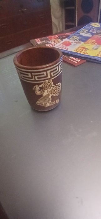 Чаша с елински мотиви
