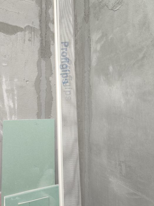 Новый профиль примыкания профильсистемс пвх с сеткой и пыльником 2.4 м