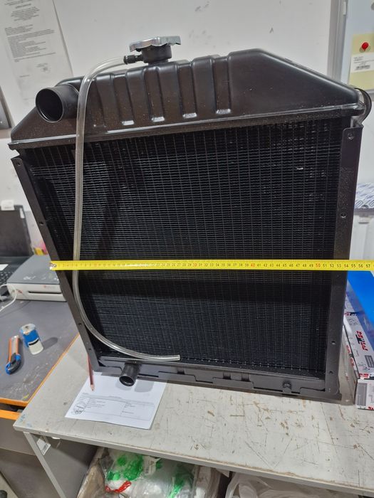 Radiator tractor fiat 615 650 fiat 715 750 import Italia  este din