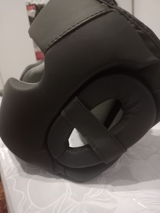 Продам шлем боксерский