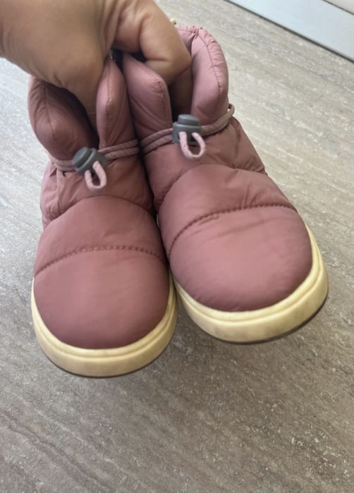 Vand ghetute marimea 28 zara