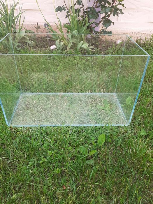 Acvariu mare   (sticla groasa de 6 mm)depentru pești sau reptile este nou!
