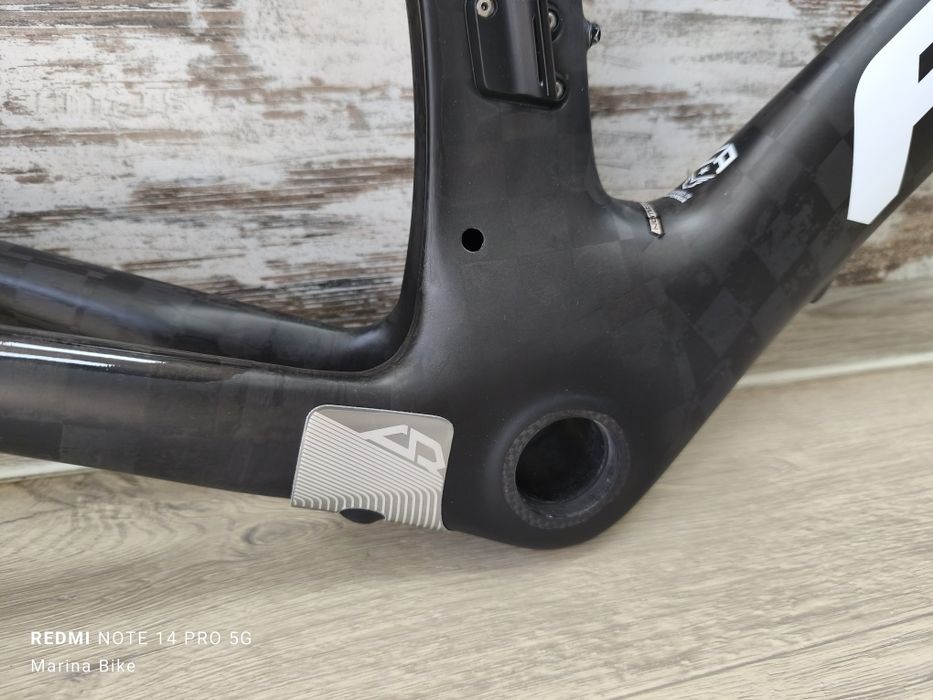 НОВА карбонова шосейна рамка Felt AR FRD | 51