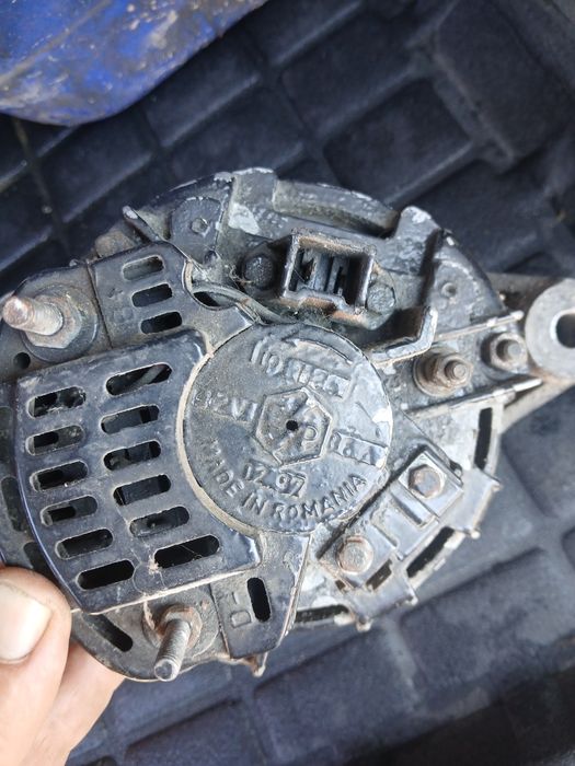 Vând alternator Românesc U650.