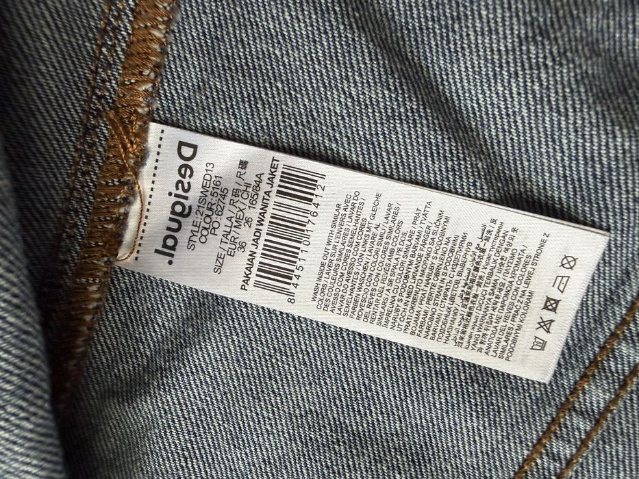 Дънково яке Desigual BALT Denim jacket with embroidery
