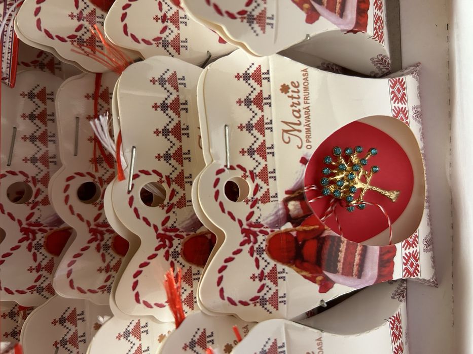 Martisoare tip brose si din trandafiri de sapun 8 martie