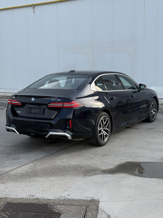 Bmw i5 40l 713km zapas xod 2025-Yil Televizor Hed up Sky lounge 360kam